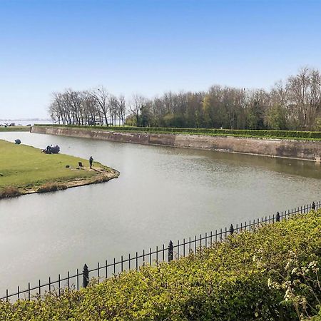 2 Bedroom Lovely Ship In Hellevoetsluis Exterior foto