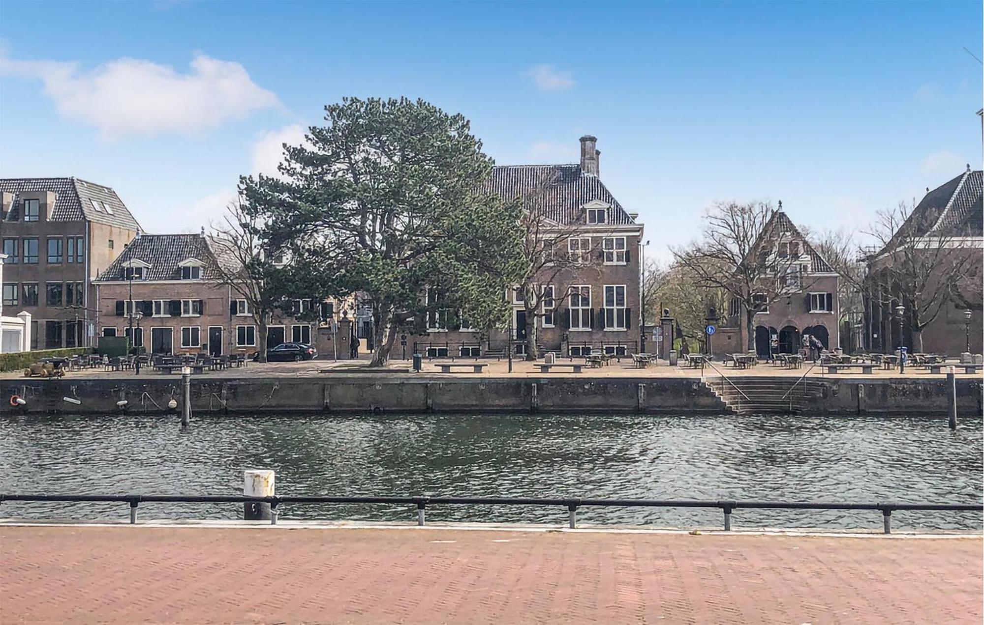 2 Bedroom Lovely Ship In Hellevoetsluis Exterior foto